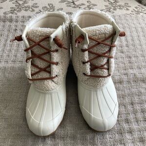 Women’s Sperry Sherpa Duck Boots Size 8 White EUC